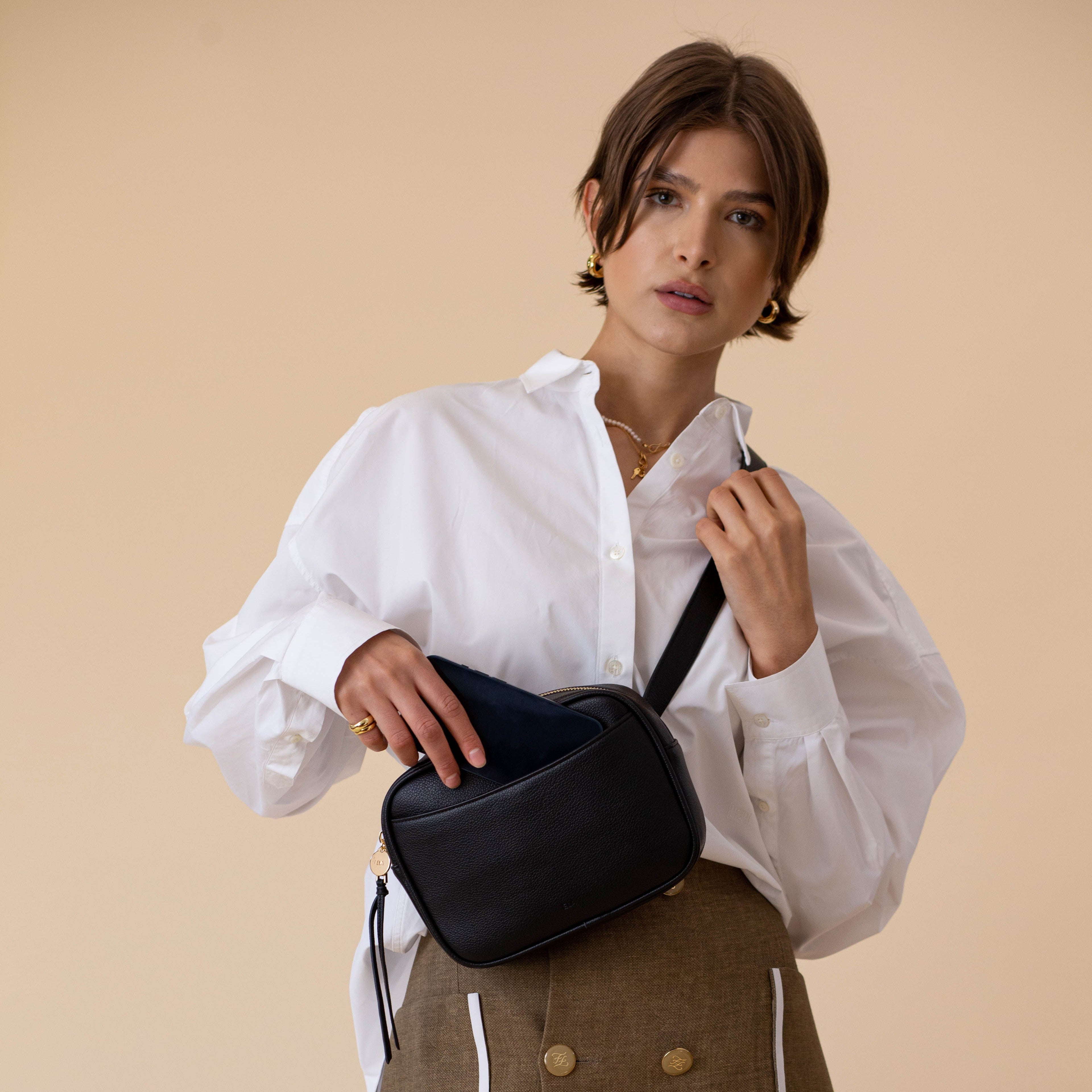 Belt Bag With Front Pocket – Black Pebble