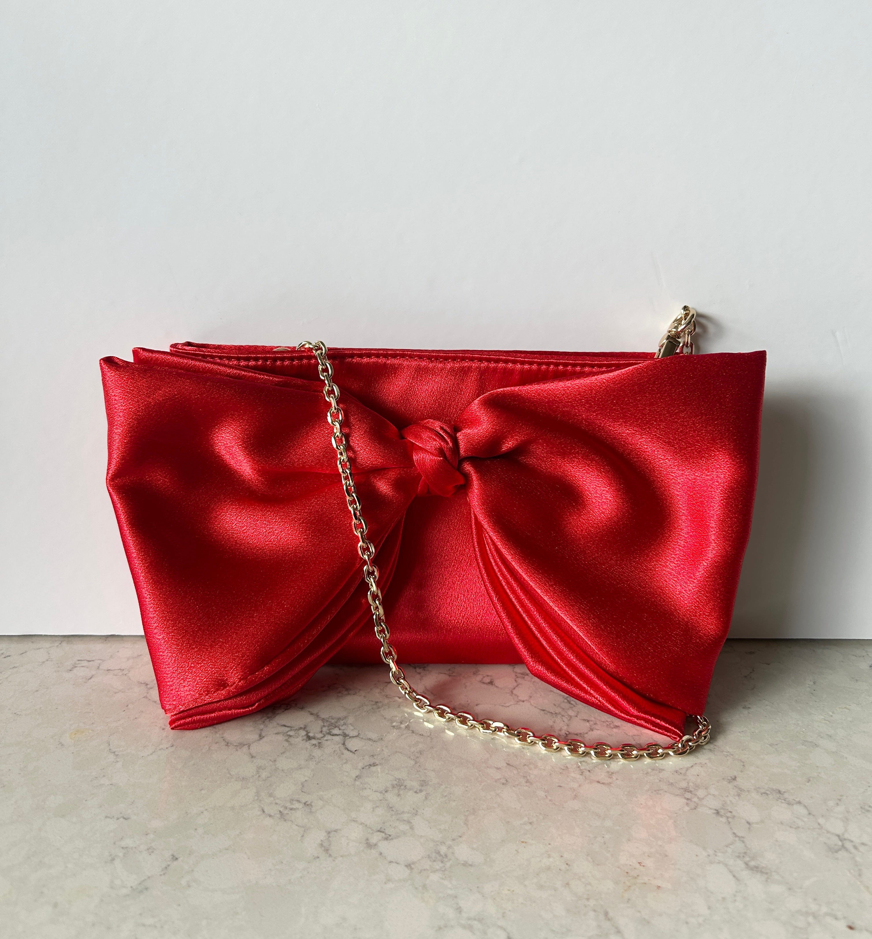 Bow Clutch with chain strap - Red
