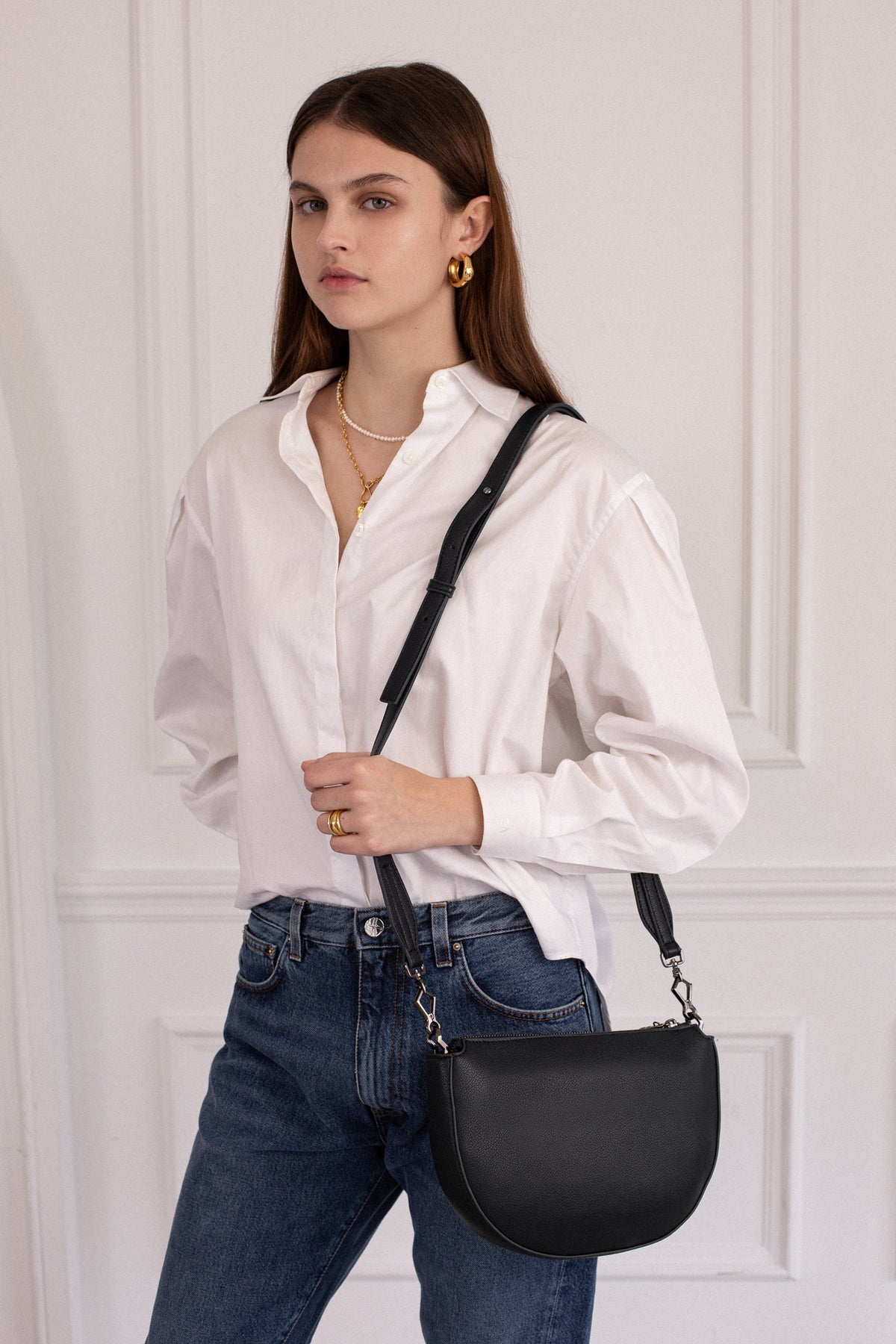 Crescent Crossbody Bag – Black (Showroom sample)