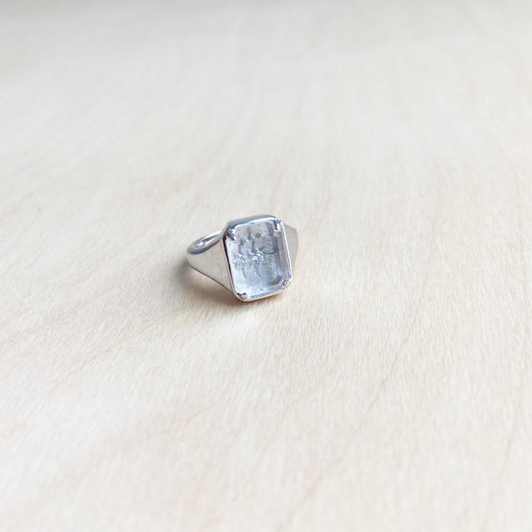 Starburst Clear Vitrine Glass Signet Ring - Size 4