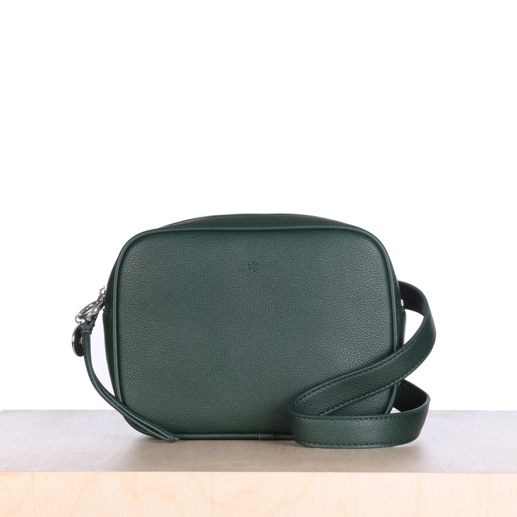 Grete pebble leather shoulder bag in black with green edge paint - ro bags