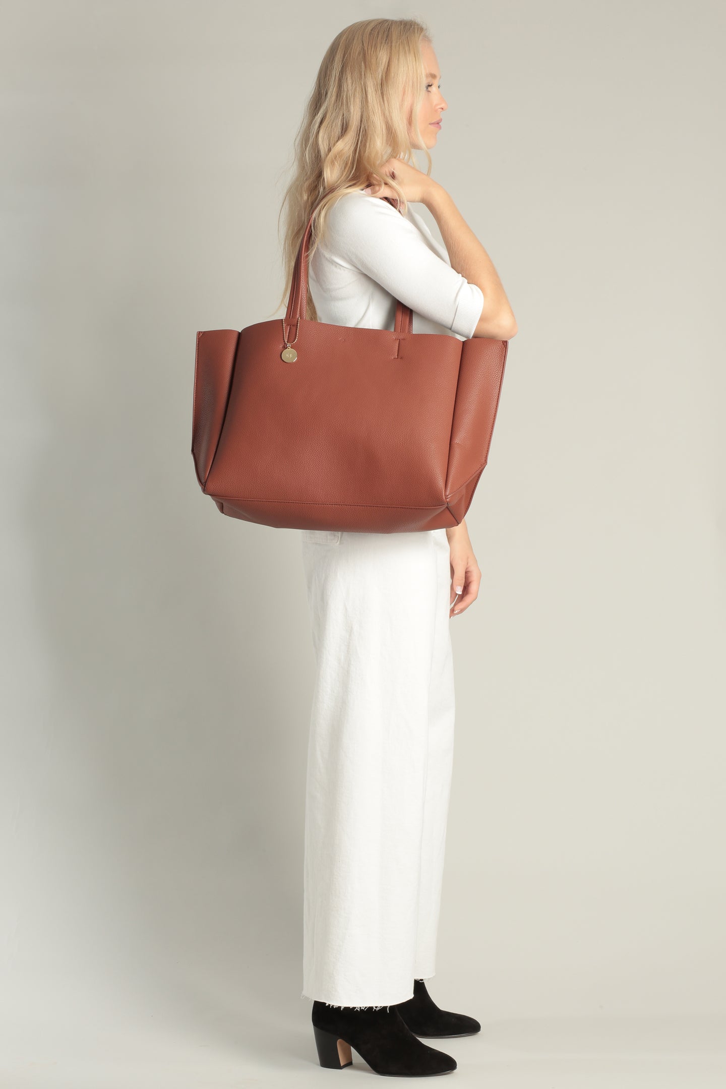 Catch All Tote – Walnut (Brick) Pebble