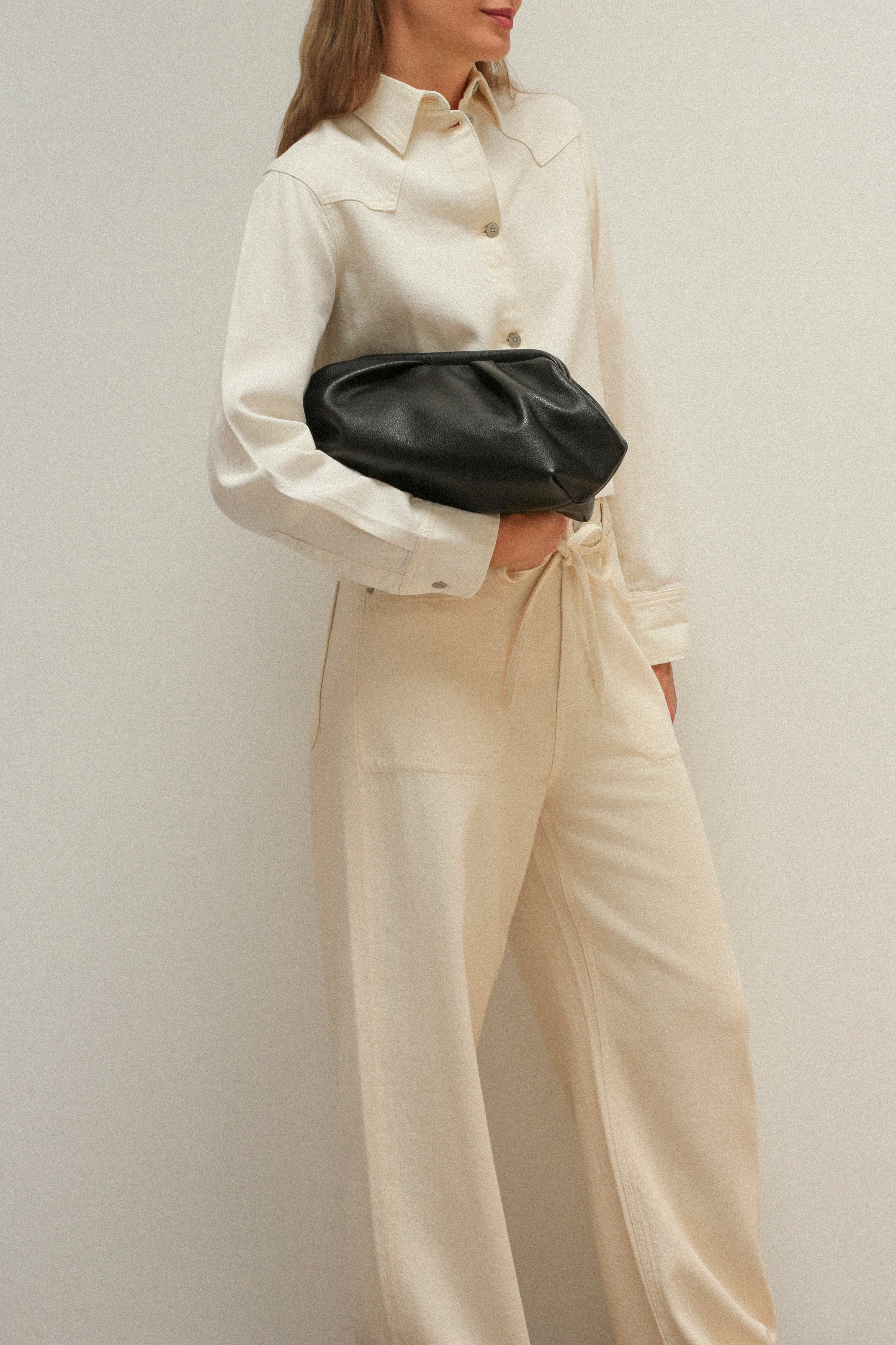 Frame Clutch – Black Pebble