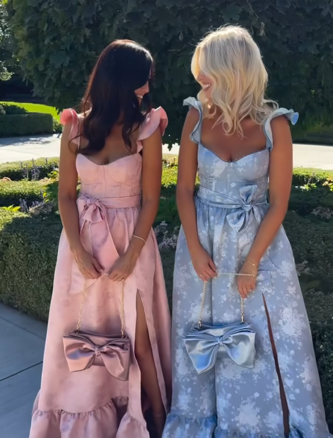 ela x Jillian Harris - Bow Clutch - Pink