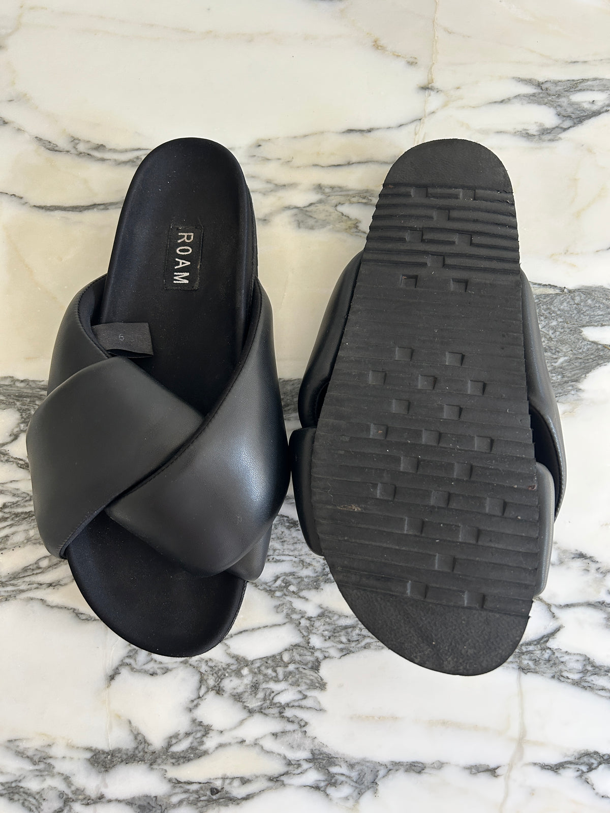 ROAM slides - size 9 (used in photoshoot)