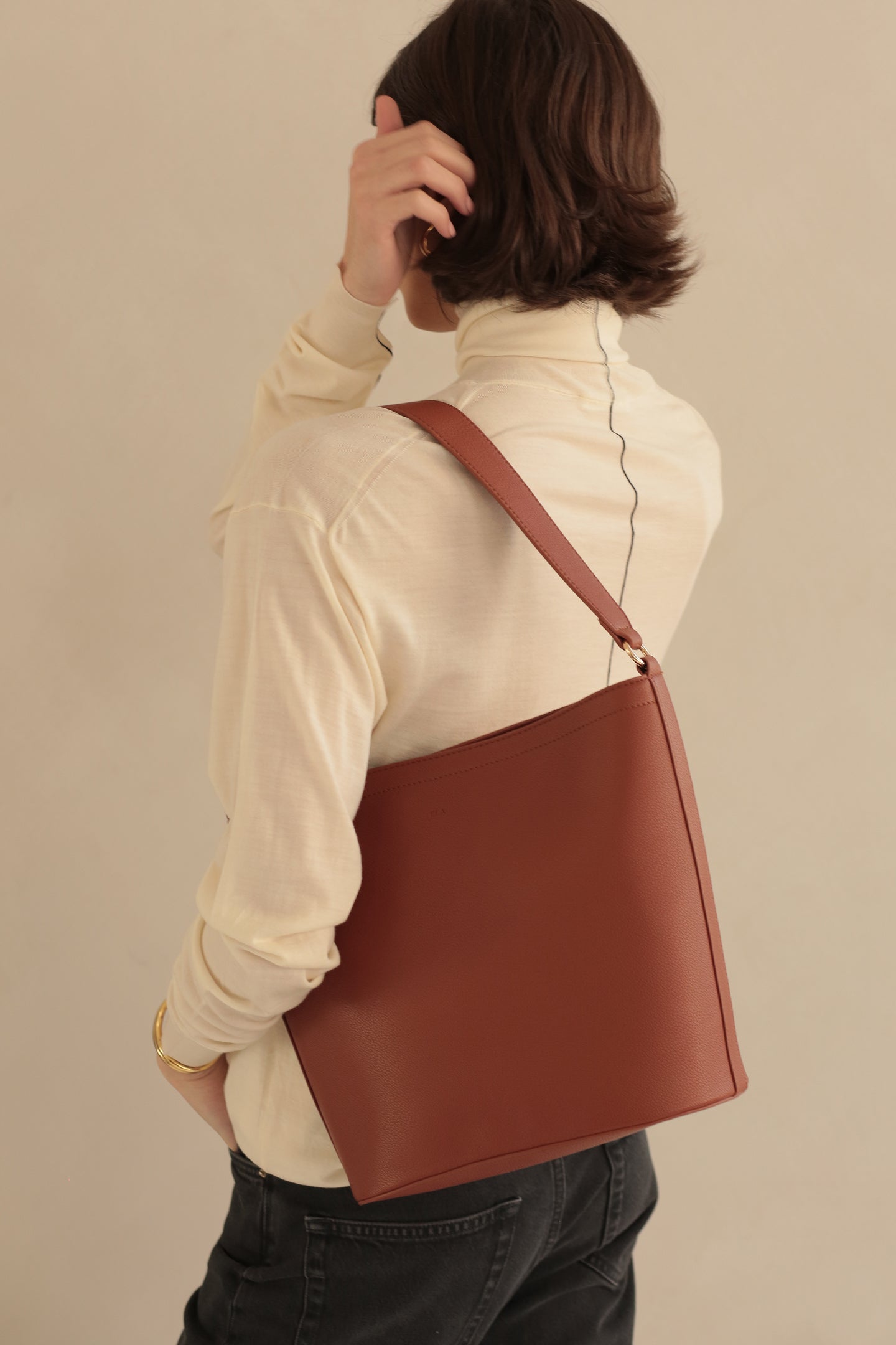 Mia Bucket Bag - Walnut Pebble