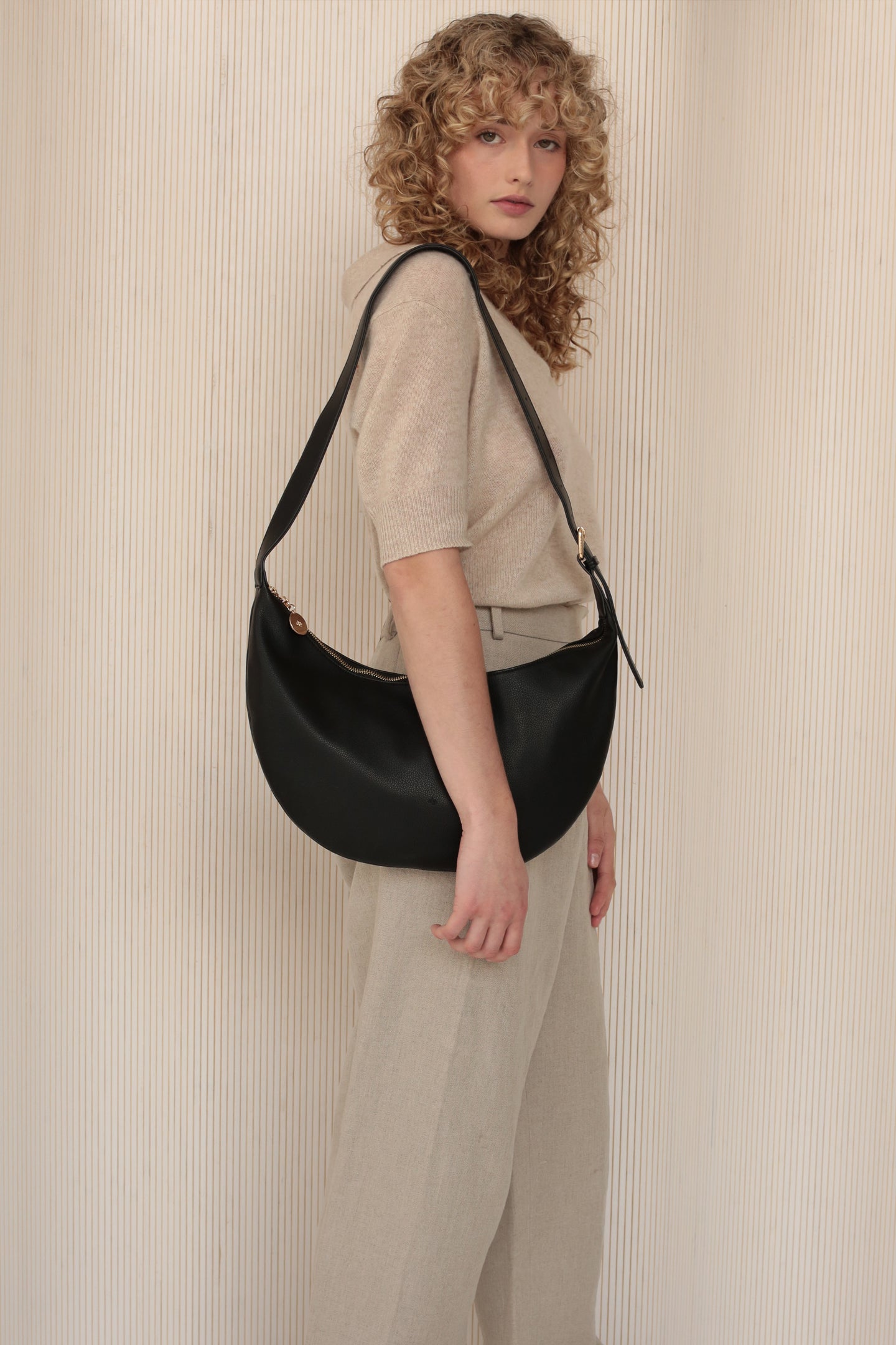 Slouchy Crossbody Bag Black Pebble