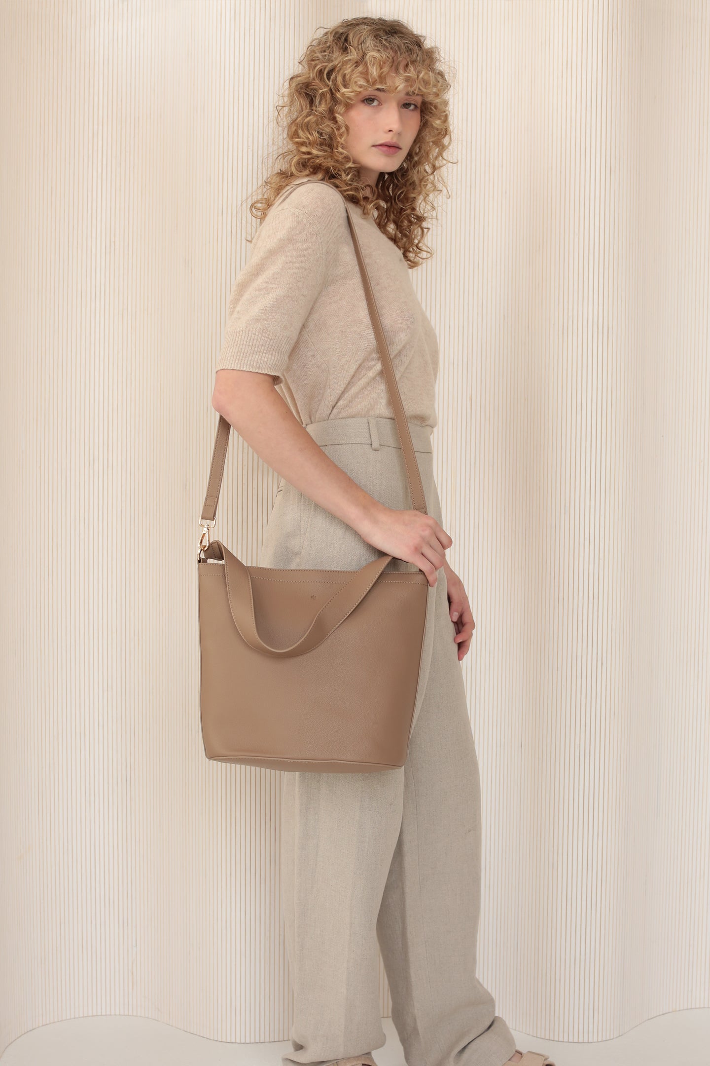 Mia Bucket Bag Beige Pebble