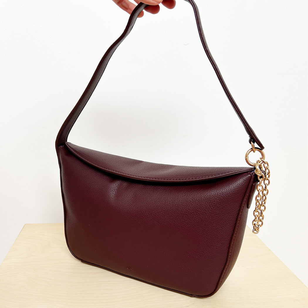 Shoulder Bag with chain detail - Burgundy Pebble - Sample Sale