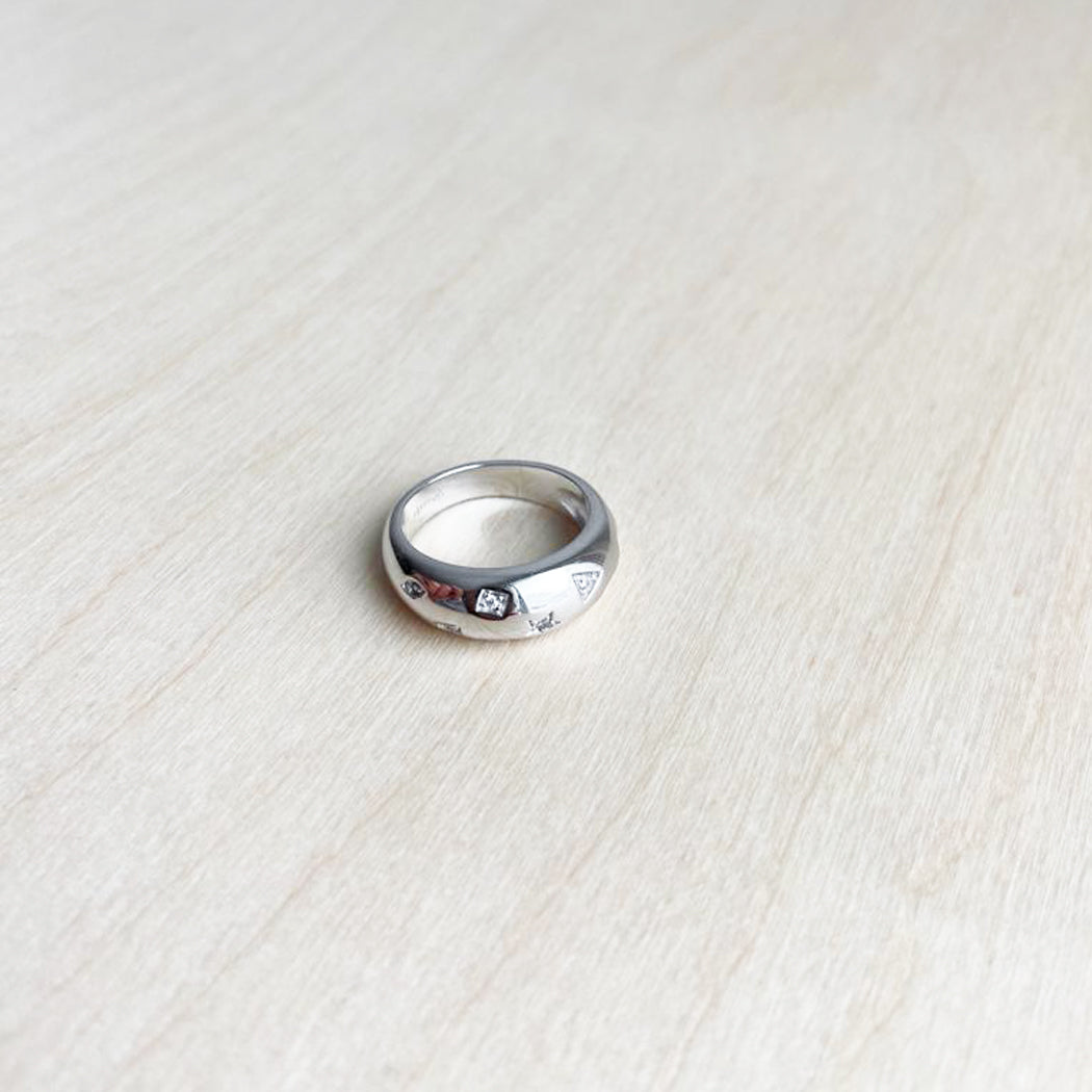 Scatter Motif Dog Tag Dome Signet Ring - Size 3