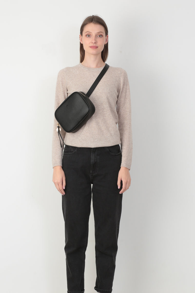 Belt Bag – Black Pebble with Gold Hardware – ela Handbags